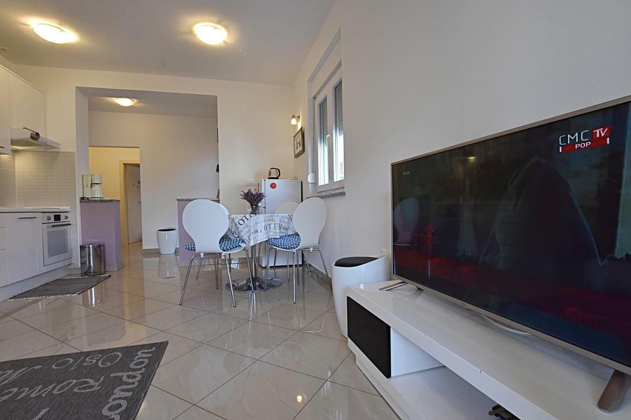 Marine Apartment Sukosan Luaran gambar