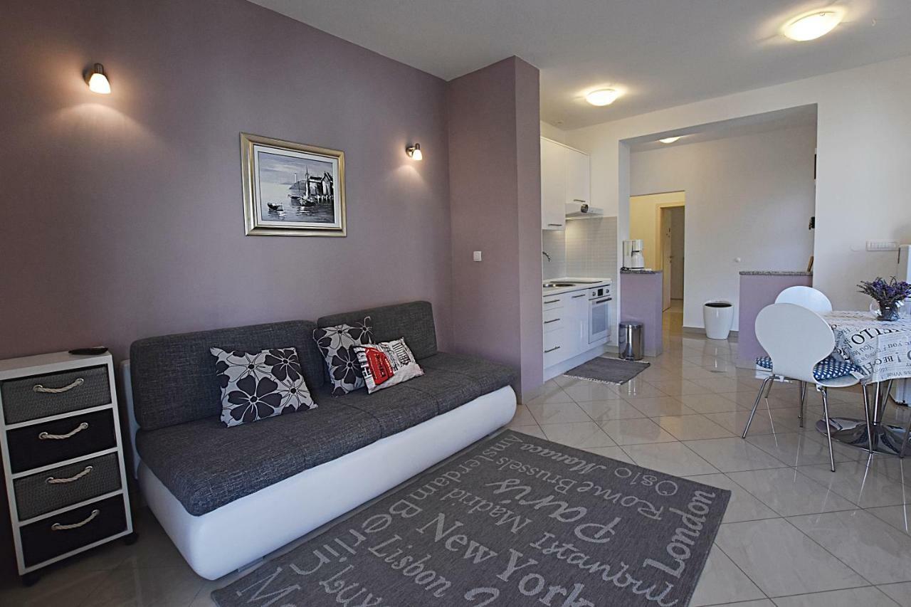 Marine Apartment Sukosan Luaran gambar