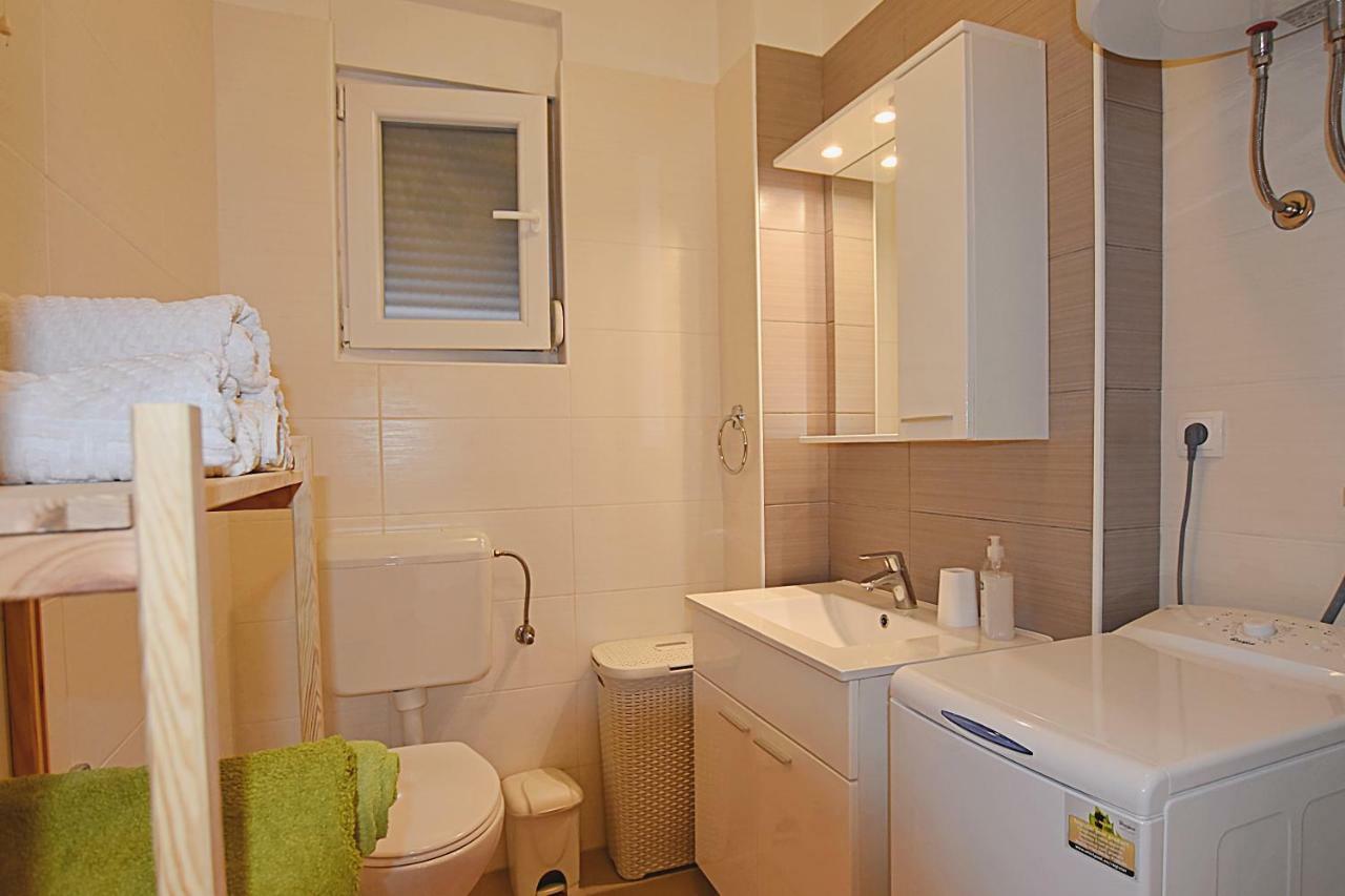 Marine Apartment Sukosan Luaran gambar